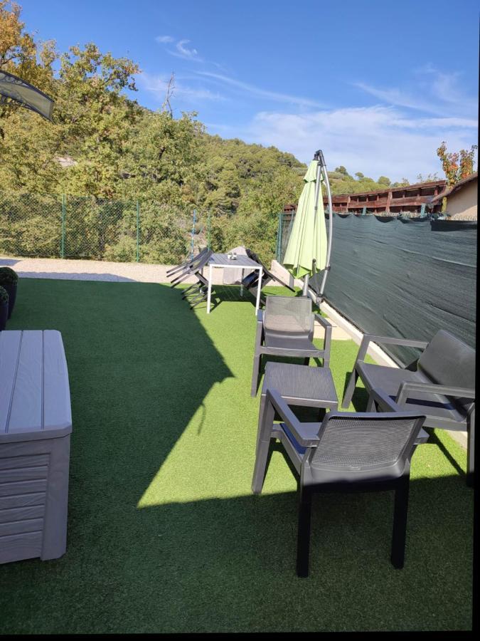 Appartement F1 avec un espace jardin à Gattières Extérieur photo