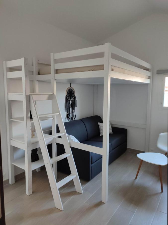 Appartement F1 avec un espace jardin à Gattières Extérieur photo
