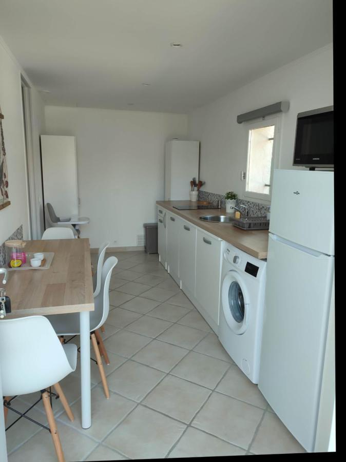 Appartement F1 avec un espace jardin à Gattières Extérieur photo